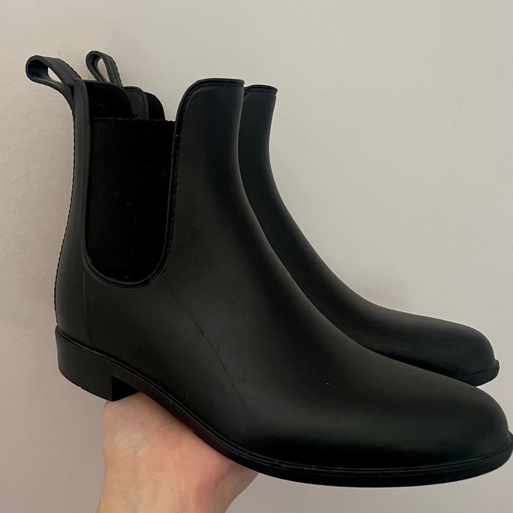 Waterproof boots, rubber ankle boots size 6 Storm brand